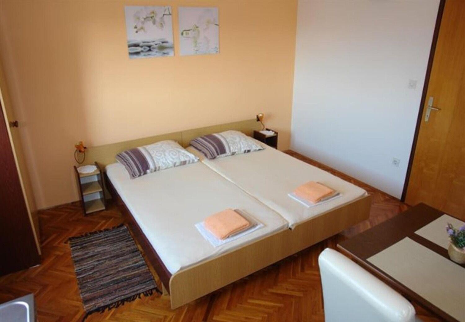 Apartments And Rooms Ognjen - Family Apartments With Free Parking Betina (Sibenik-Knin) Exterior foto